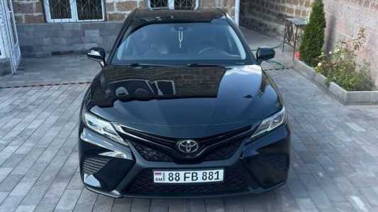 Toyota Camry, Бензин, 2017