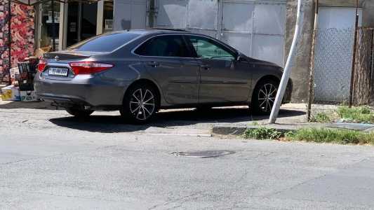 Toyota Camry, Бензин, 2017