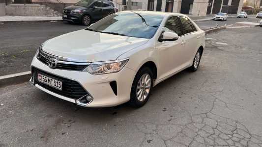 Toyota Camry, Бензин, 2017