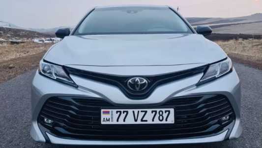 Toyota Camry, Бензин, 2017