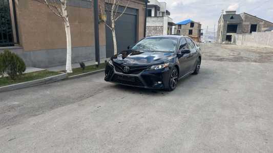 Toyota Camry, Бензин, 2017