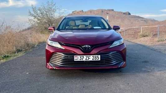 Toyota Camry, Бензин, 2018