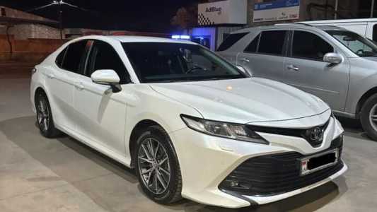 Toyota Camry, Бензин, 2018