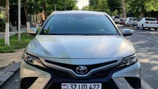 Toyota Camry, Бензин, 2018