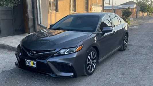 Toyota Camry, Бензин, 2018