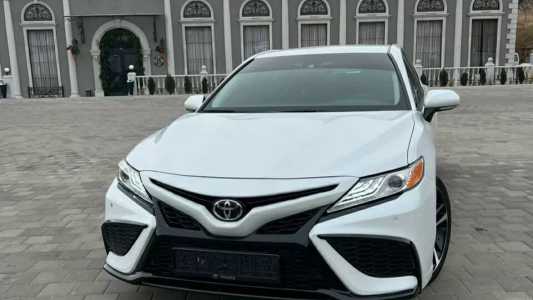 Toyota Camry, Бензин, 2018