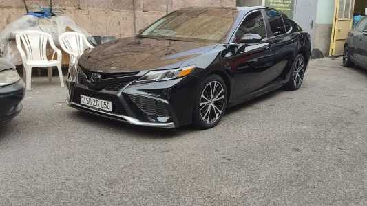 Toyota Camry, Бензин, 2018