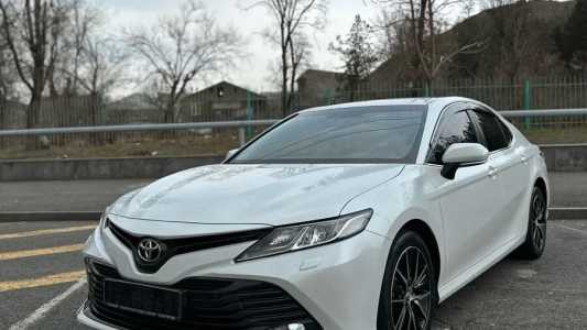 Toyota Camry, Бензин, 2018