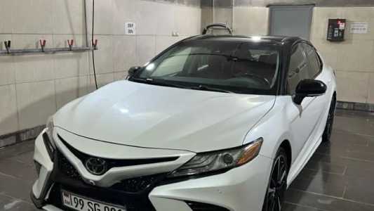 Toyota Camry, Бензин, 2018