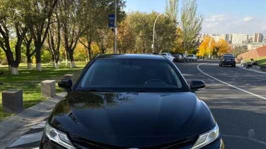 Toyota Camry, Бензин, 2018