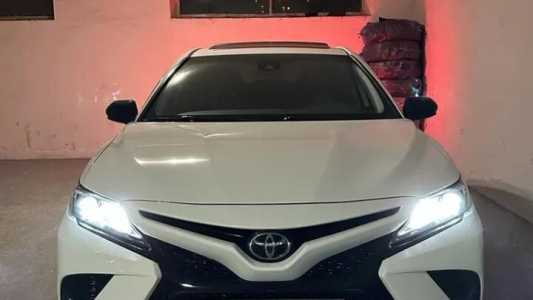 Toyota Camry, Бензин, 2018