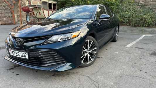 Toyota Camry, Бензин, 2018