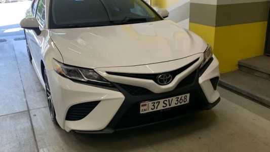 Toyota Camry, Бензин, 2018