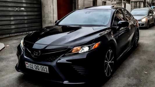 Toyota Camry, Бензин, 2018