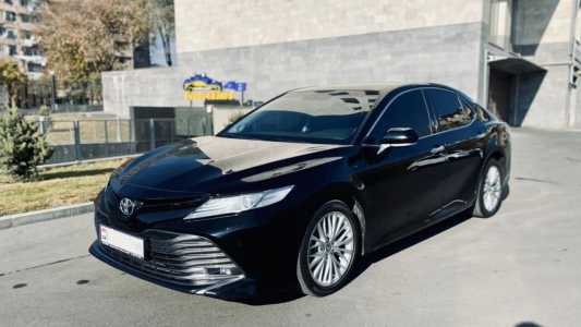 Toyota Camry, Бензин, 2018