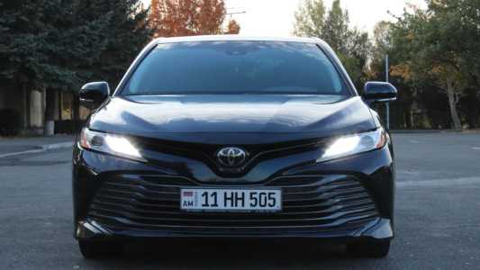 Toyota Camry, Бензин, 2018