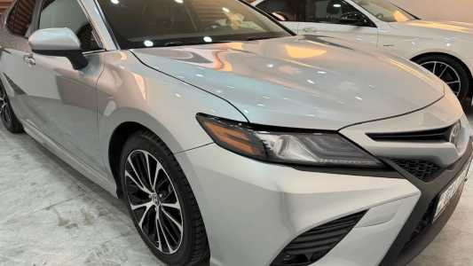 Toyota Camry, Бензин, 2018