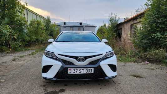 Toyota Camry, Бензин, 2018