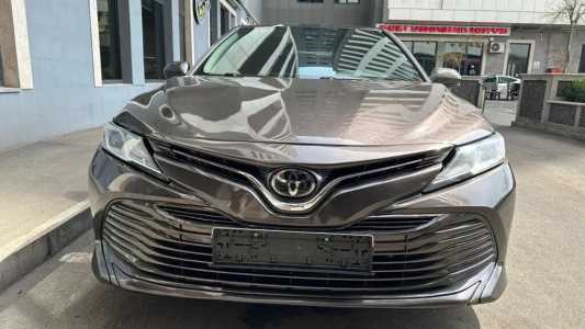 Toyota Camry, Бензин, 2018