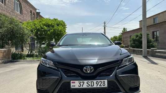 Toyota Camry, Бензин, 2018