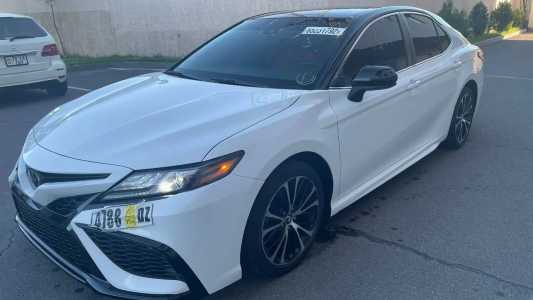 Toyota Camry, Бензин, 2018