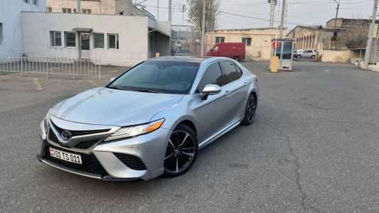 Toyota Camry, Бензин, 2018