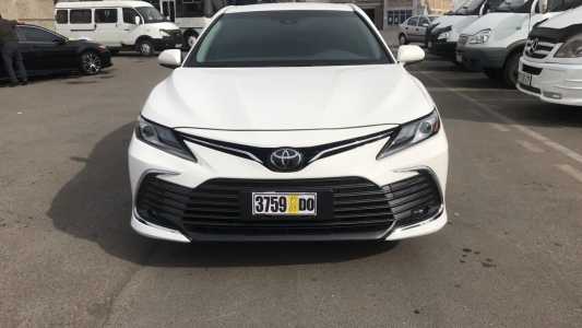 Toyota Camry, Бензин, 2018