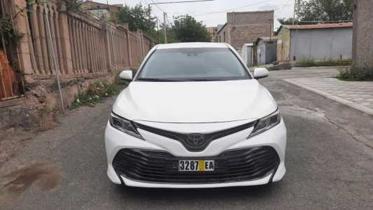 Toyota Camry, Бензин, 2018