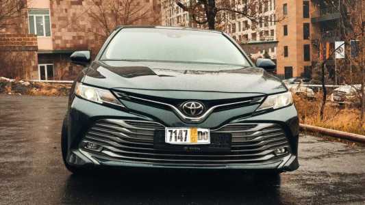 Toyota Camry, Бензин, 2018