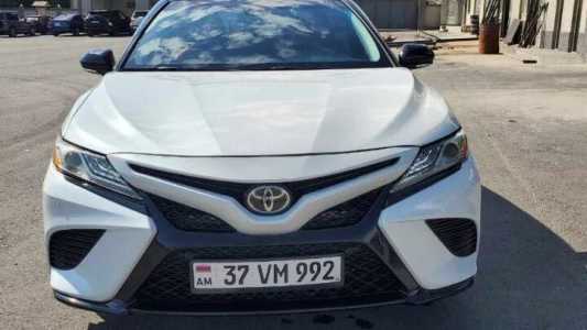 Toyota Camry, Бензин, 2018