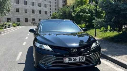 Toyota Camry, Бензин, 2018