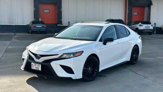 Toyota Camry, Бензин, 2018