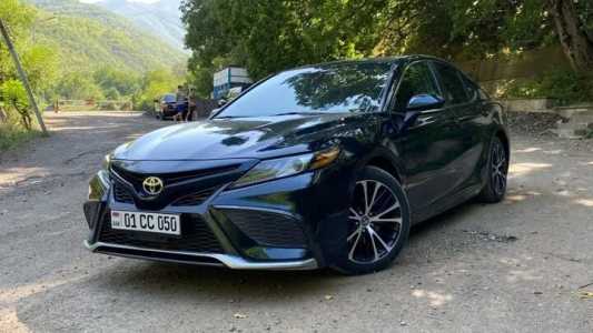 Toyota Camry, Бензин, 2018