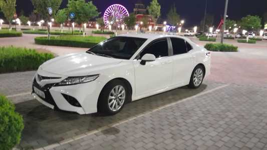 Toyota Camry, Бензин, 2018