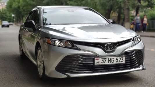 Toyota Camry, Бензин, 2018