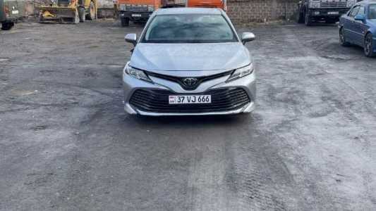 Toyota Camry, Бензин, 2018