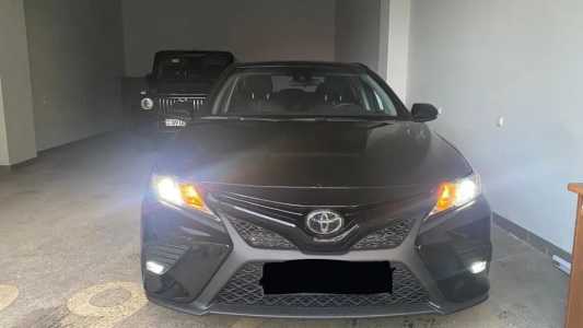 Toyota Camry, Бензин, 2018