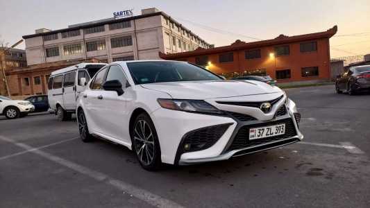 Toyota Camry, Бензин, 2018