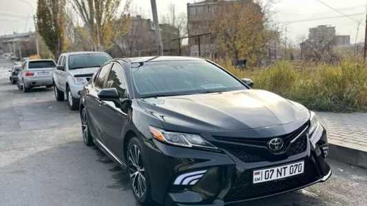 Toyota Camry, Бензин, 2018