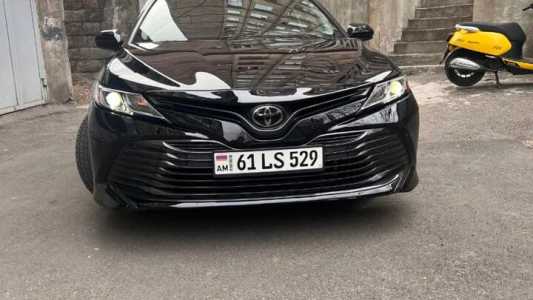 Toyota Camry, Бензин, 2018