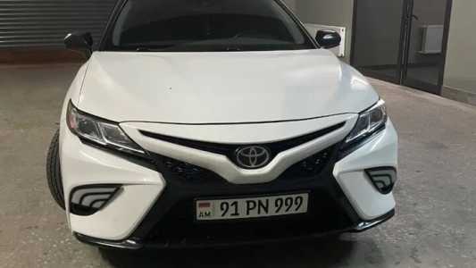 Toyota Camry, Бензин, 2018