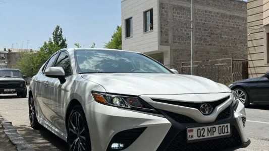 Toyota Camry, Бензин, 2019