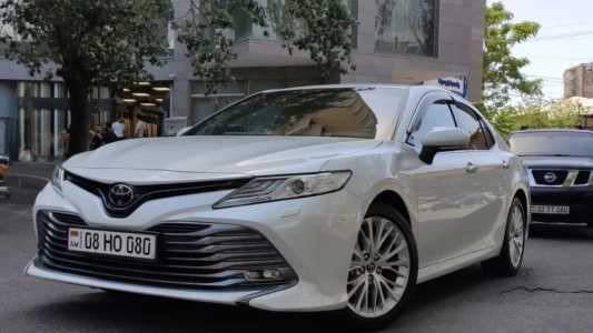 Toyota Camry, Бензин, 2019