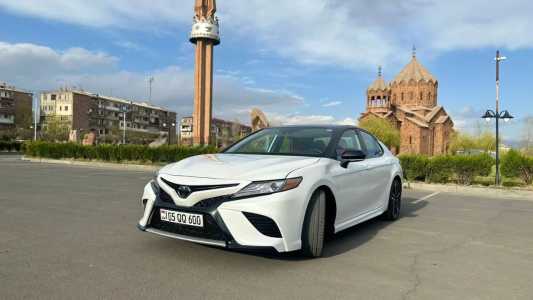 Toyota Camry, Бензин, 2019