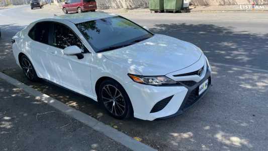 Toyota Camry, Бензин, 2019