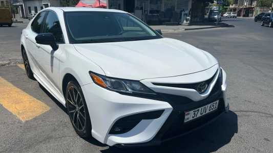 Toyota Camry, Бензин, 2019