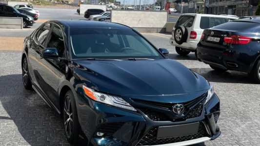 Toyota Camry, Бензин, 2019