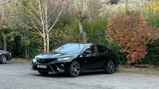 Toyota Camry, Бензин, 2019