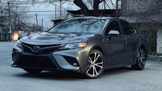 Toyota Camry, Бензин, 2019