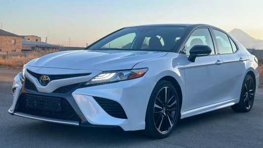 Toyota Camry, Бензин, 2019